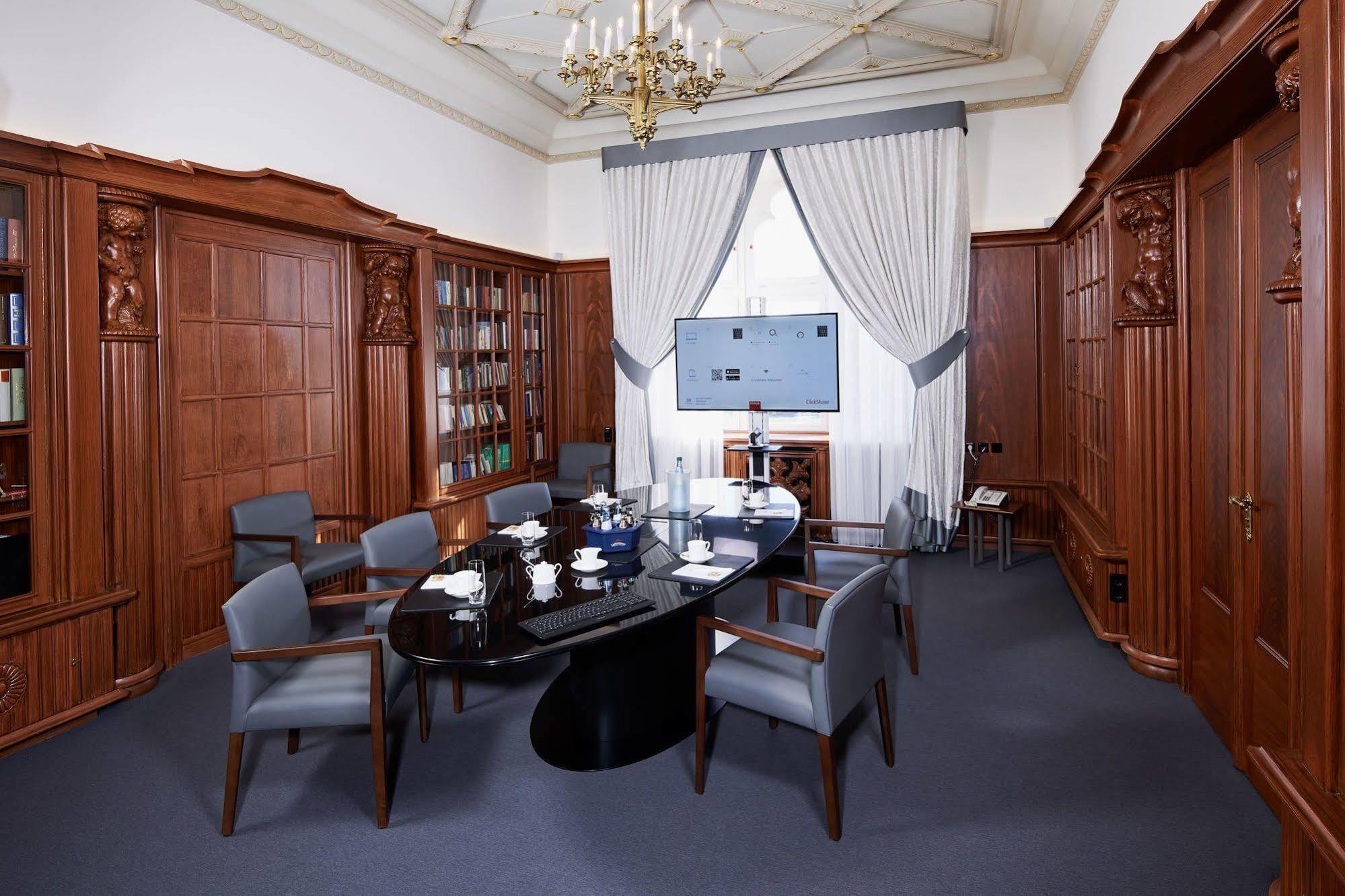 Schloss Eckberg Hotel 4*